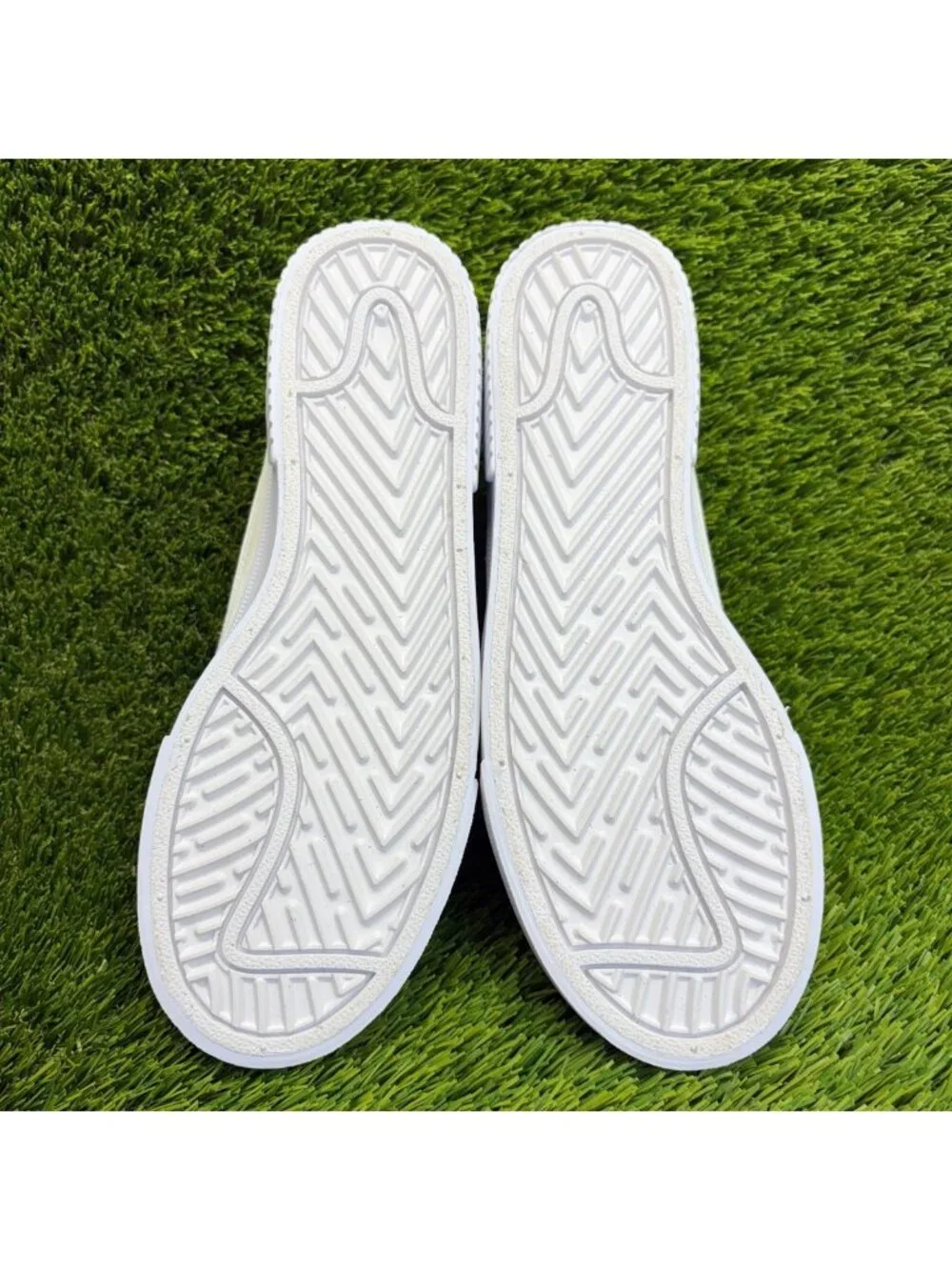 Nike Court Legacy Lift Womens Size 8 White Athletic Leather Shoes Sneakers